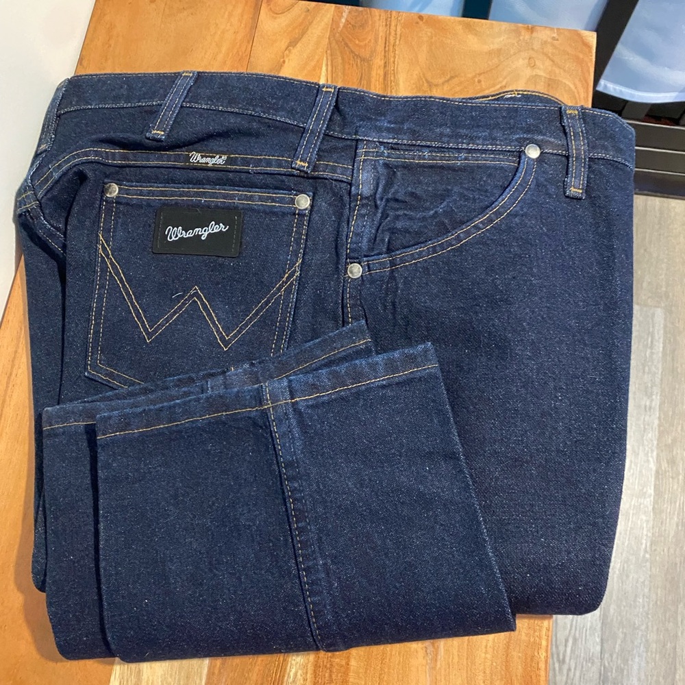 Brand New Wrangler Cowboy Cut Silver Edition size 36x36